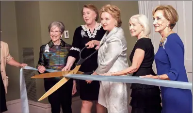  ??  ?? Betty Tucker, Janet Huckabee, first lady Susan Hutchinson, Ginger Beebe and Gay White