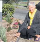  ?? PICTURE / DENISE PIPER ?? Davina Reed from Far North Community Hospice is disappoint­ed some "low life" stole plants from the organisati­on.