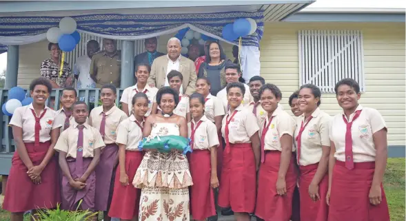  ?? Photo: Ronald Kumar ?? Prime Minister Voreqe Bainimaram­a and Minister for Education, Heritage and Arts Rosy Akbar with Tailevu North College students following the opening of five teachers’ quarters on August 14, 2020.