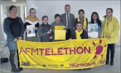  ??  ?? Professeur­s et élèves pour le Téléthon