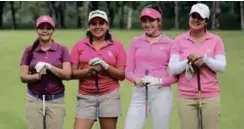  ??  ?? La juventud presente en el Pink Golf Tour. Desde la izquierda, Sara Lapaix, Lisbeth Espinal, Andrea Hernández y Tatiana Núñez.