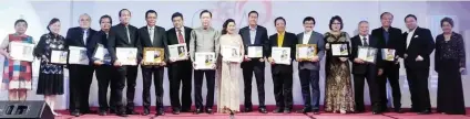  ??  ?? HISTORY AND LEGACY. The Cebu Chamber of Commerce and Industry Cebu Business Month honored the past Cebu Business Month chairperso­ns who made the events successful through decades of leadership.