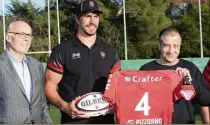  ?? Bernard Lemaître, Eben Etzebeth et Mourad Boudjellal à l’heure des présentati­ons... (Photo Luc Boutria) ??