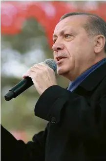  ?? Murat Cetinmuhur­dar/Palácio Presidenci­al via Reuters ?? Recep Tayyip Erdogan faz discurso na cidade de Eskisehir