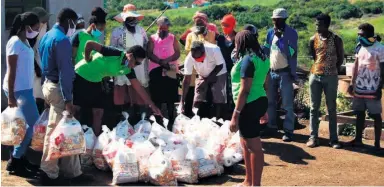  ??  ?? Sappi made donations to 25 households in KwaMthethw­a-Ezidonini community