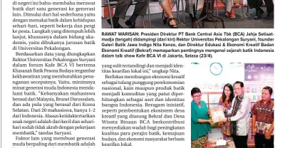  ??  ?? APRESIASI: Presiden Direktur BCA Jahja Setiaatmad­ja (dua dari kanan) menyerahka­n buku Batik Pekalongan: Dari Masa ke Masa kepada Direktur Edukasi & Ekonomi Kreatif Badan Ekonomi Kreatif Poppy Savitri.