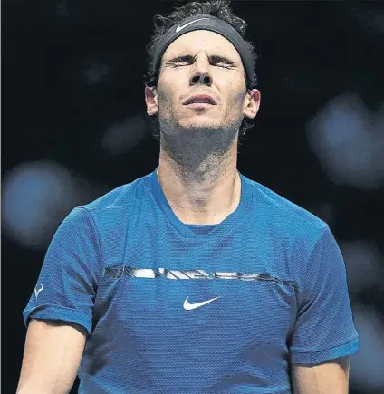  ?? FOTO: GETTY ?? Rafa Nadal sufrió en el O2 de Londres. Cumplió el objetivo de jugar, pero limitado por la rodilla y superado en tenis por Goffin