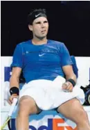  ?? AFP ?? Rafael Nadal se quejó de su rodilla derecha ante Goffin.