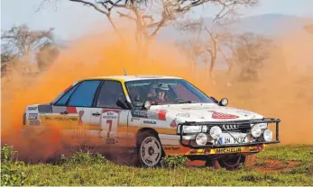  ??  ?? Museumsstü­ck auf Abwegen in Kenia: Der originale Rallyewage­n aus den 1980er-Jahren steht sonst in der Sammlung von Audi Tradition.