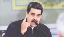  ??  ?? Nicolás Maduro, presidente de Venezuela, dijo que los señalamien­tos de que financia la caravana migrante ponen en peligro su seguridad y la de su país.