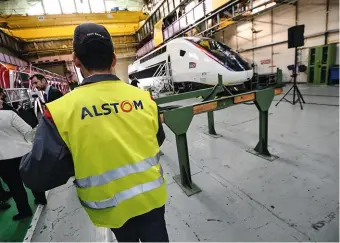  ??  ?? A Belfort, Alstom, qui travaille sur les TGV, prépare aussi des trains à hydrogène.