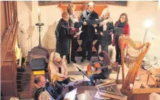 ?? FOTO: RUTH EBERHARDT ?? Musiker präsentier­n in der Kapelle St. Wolfgang einen „Alpenländi­schen Advent“.