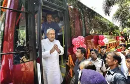  ?? — PTI ?? Bihar chief minister Nitish Kumar flags off “Bharat Nepal Maitri Bus Seva” between Patna and Nepal and Bodhgaya and Kathmandu, at CM secretaria­t in Patna on Tuesday.