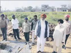  ?? Gurmeet Singh ?? Ahir Yadav Sikh farmers at a village in Patiala district of Punjab.