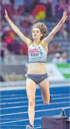  ?? FOTO: IMAGO ?? Glückliche Vierte: Alina Reh im Ziel der 10 000 Meter von Berlin.