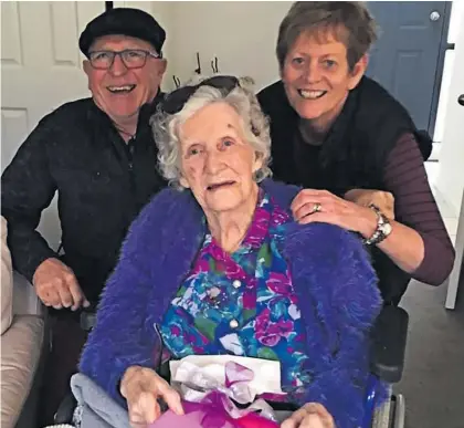  ??  ?? Patrick and Anne Hunter with Patrick’s mother, Eileen Hunter, who died at the weekend. The family believe the cause of death was Covid-19, according to her death notice.