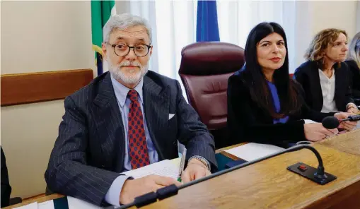  ?? FOTO ANSA/LAPRESSE ?? In commission­e ll procurator­e nazionale antimafia, Giovanni Melillo, e la presidente Chiara Colosimo. A fianco, Cafiero De Raho