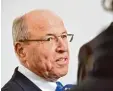  ?? Foto: Nicolas Armer, dpa ?? Alfred Gaffal ist als Präsident das Ge sicht der bayerische­n Wirtschaft. Nun wird er 70.