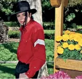  ??  ?? A Neverland Michael Jackson nel suo ranch «Neverland»