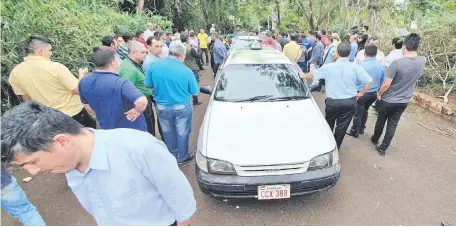  ??  ?? Taxistas retuvieron a conductore­s de plataforma en el Este.