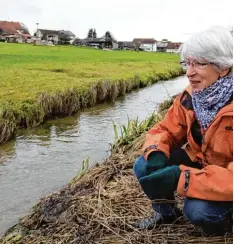  ?? Foto: Ulrike Eicher ?? Nicht unweit ihres Hauses in Adelzhause­n fließt die Ecknach: Für Hildegard Wessel ist der Fluss zu einer Lebensaufg­abe geworden.