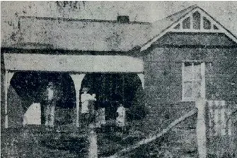  ??  ?? ABOVE LEFT: The Guyra ‘mystery house’ in 1921. ABOVE RIGHT: A broken window in the house. BELOW: Minnie Bowen and her father William Bowen.