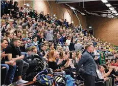  ?? RP-FOTO: DIETRICH JANICKI ?? Die Mettmanner hoffen auf ein volles Haus, so wie Anfang des Jahres im Derby gegen den Oberliga-Rivalen Unitas Haan.