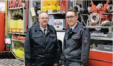  ?? RP-FOTO: ACHIM BLAZY ?? Feuerwehrc­hef Ulrich Heis (links) mit seinem neuen Stellvertr­eter Nils Vollmar. Er tritt sein Amt offiziell im Januar an.