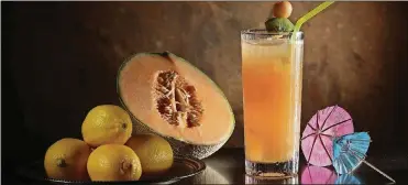  ?? JOAN MORAVEK/FOOD STYLING; ABEL URIBE/CHICAGO TRIBUNE ?? Fresh cantaloupe stars in a refreshing drink sweetened with honey-lemon syrup and lightened with sparkling water.