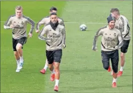  ??  ?? Kroos, Mariano, Ramos y Valverde, en una sesión en Valdebebas.