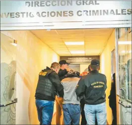  ?? ?? ESCASEZ. Por tres años no hubo incorporac­ión de nuevos policías en Córdoba. Eso no sólo menguó los patrullaje­s y la prevención de delitos, sino también la investigac­ión de los hechos.