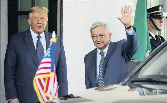  ?? TOM BRENNER / REUTERS ?? López Obrador a su llegada a la Casa Blanca junto a Donald Trump, al inicio del encuentro