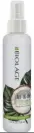  ??  ?? BIOLAGE ‘SPRAYCOCON­UT INFUSION’ (19 €).