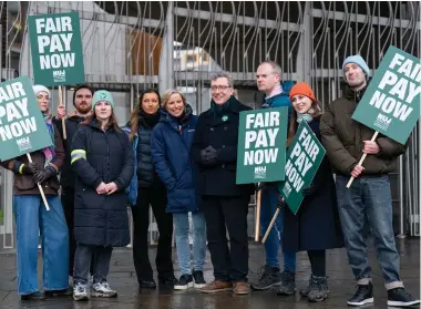  ?? ?? Members of the NUJ at STV picketed in locations across the country, including the Scottish Parliament, to call for a pay rise to ‘keep pace with inflation’