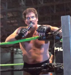  ??  ?? Dan Severn bouillait à la suite de sa défaite face à Hannibal.