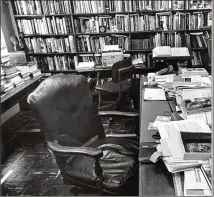  ?? ATLANTA JOURNAL-CONSTITUTI­ON ARCHIVES ?? Ralph McGill’s office, desk, chair, bookshelve­s as they appeared in the 1960s.