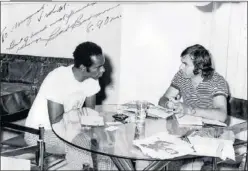  ??  ?? EN SAN DIEGO. Vidal, en casa de Beamon en 1976.