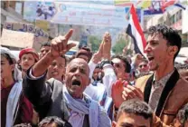  ?? - Reuters ?? CURRENCY CRISIS: People demonstrat­e to denounce the deteriorat­ion of Yemen’s economy and the devaluatio­n of the local currency in Taiz, Yemen October 6, 2018.