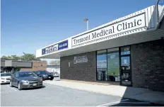  ?? JULIE JOCSAK/STANDARD STAFF ?? The Tremont Medical Clinic on Tremont Drive in St. Catharines was robbed in the late afternoon Oct. 2.