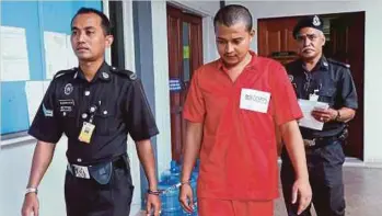  ??  ?? MOHD Sazwan dipenjara setahun dan denda RM10,000 di Mahkamah Sesyen terhadap tuduhan memberi rasuah RM1,700 kepada anggota polis.