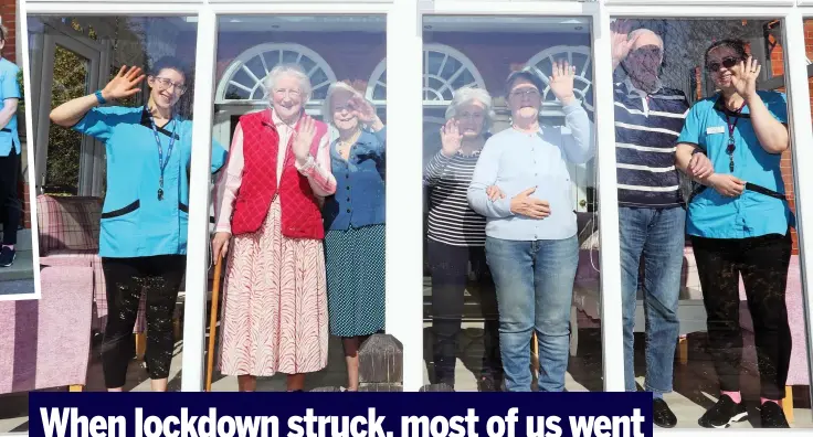  ?? Pictures: GLEN MINIKIN ?? Wave of emotion: Carers Sarah and Maria with residents