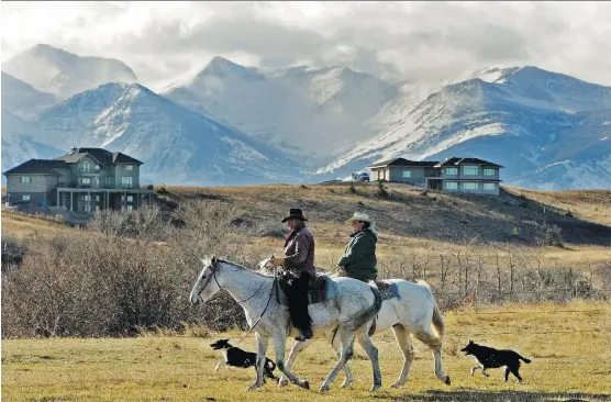  ??  ?? Horseback riding is a fabulous way to connect with family. What better way to forge lifelong memories than to enjoy the great outdoors together?