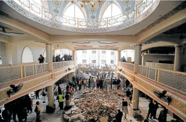  ?? // REUTERS ?? El ataque en una mezquita de Peshawar (Pakistán), el 30 de enero 2023, dejó un centenar de muertos