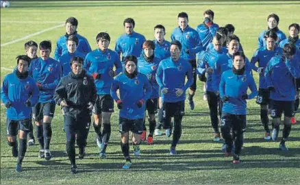  ?? TORU HANAI / REUTERS ?? El Kashima se entrenó ayer en el estadio de Yokohama, el escenario de la final contra el Real Madrid