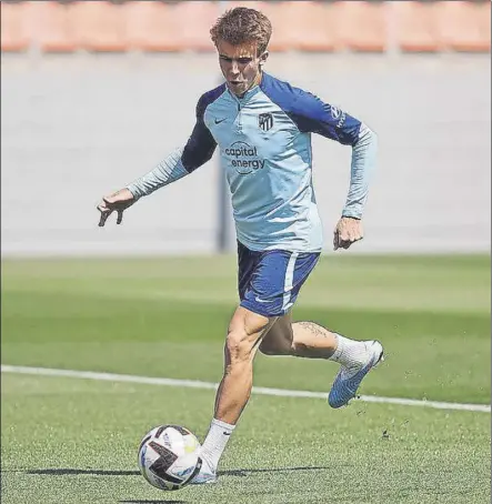  ?? FOTO: CLUB ATLÉTICO DE MADRID ?? Pablo Barrios, jugador del Atlético de Madrid, en un entrenamie­nto reciente