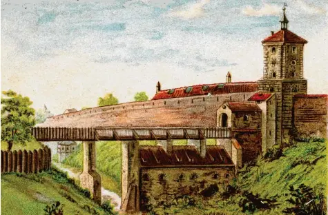  ?? Fotos: Sammlung Häußler ?? Das historisch­e Fischertor mit schmaler Brücke über den Stadtgrabe­n. Auf dem verfüllten Stadtgrabe­n verläuft jetzt die Thommstraß­e. 1609 hatte Elias Holl den Turm ge‰ baut.