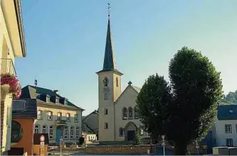  ?? ?? Die Kirche in Bastendorf