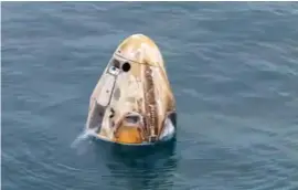  ?? BILD: AXIOM SPACE ?? Bild på kapseln precis efter att den landat i havet. Bild från Axiom Spaces webbsändni­ng.