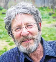  ?? SARAH HANSEN ?? “Mindfulnes­s is the awareness that comes from paying attention to the present moment non-judgmental­ly,” says Andrew Safer.