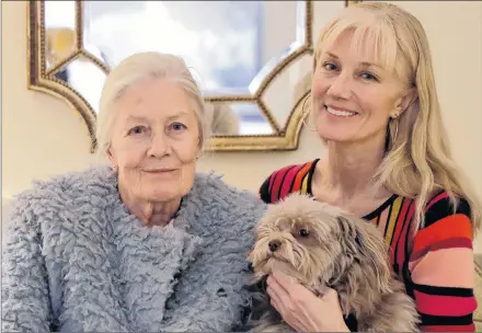  ?? AP PHOTO ?? British actresses Vanessa Redgrave, her dog Zep, and her daughter Joely Richardson pose for portrait photograph­s before an interview with The Associated Press in London, Tuesday.